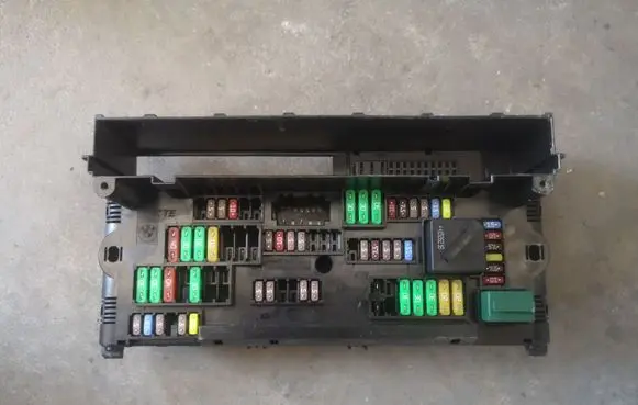 BMW X3 F25 Fuse module 9385025