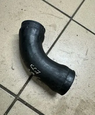 BMW 5 E39 Intercooler hose/pipe 2247903