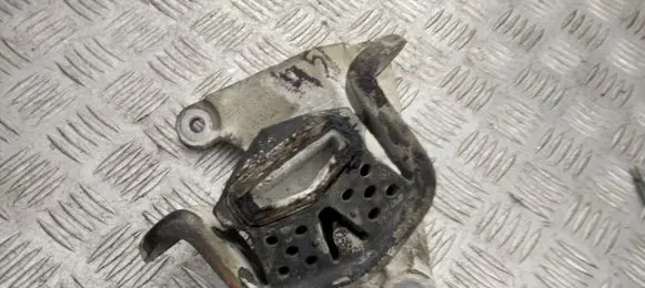 Volkswagen Transporter - Caravelle T5 Engine mount bracket 7E0399151C