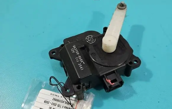 Toyota Avensis T250 A/C air flow flap actuator/motor 063700-8680 IMPRK1535623