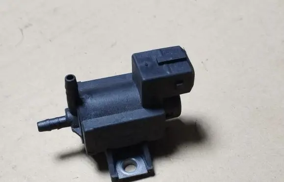 Lexus IS 220D-250-350 Turbo solenoid valve 258600R010