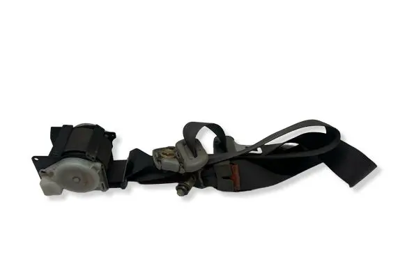 Mitsubishi Pajero Front seatbelt N1684