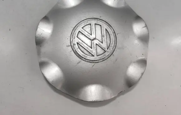 Volkswagen Golf III Original wheel cap 1H0601149K