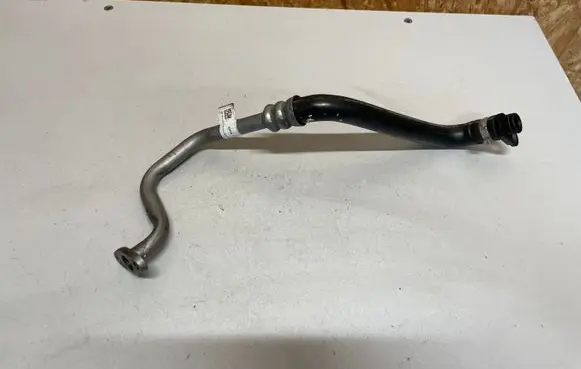 BMW 2 F46 Engine coolant pipe/hose 132258264 8513615031
