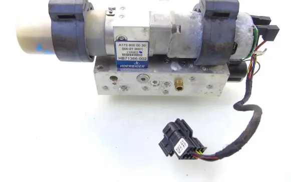 Mercedes-Benz SLK R172 Convertible roof hydraulic pump A1728000030