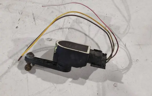 Mercedes-Benz C W204 Headlight/headlamp level sensor A0009050201 9090