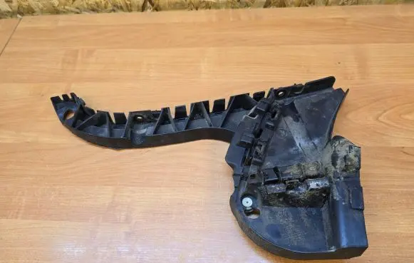 Volvo XC70 Rear bumper mounting bracket 30678704