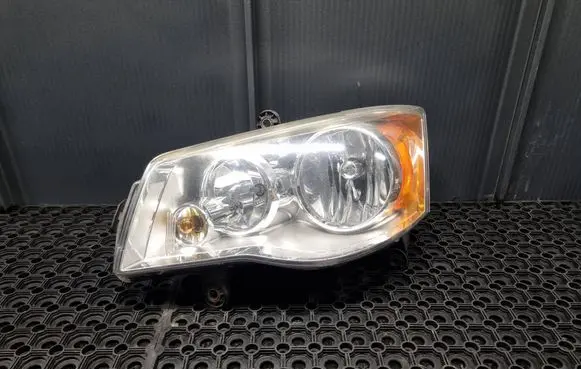 Chrysler Grand Voyager V Headlight/headlamp