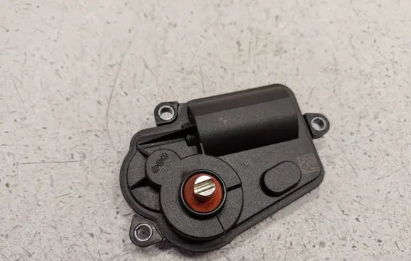 BMW X5 G05 Reducing agents exhaust control unit 8582069 18308582069