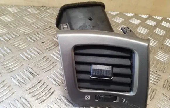 Toyota Avensis Verso Dashboard side air vent grill/cover trim 5566044080 5566044050 5568744030