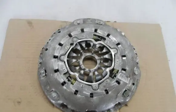 Renault Megane I Clutch pressure plate 8200826557