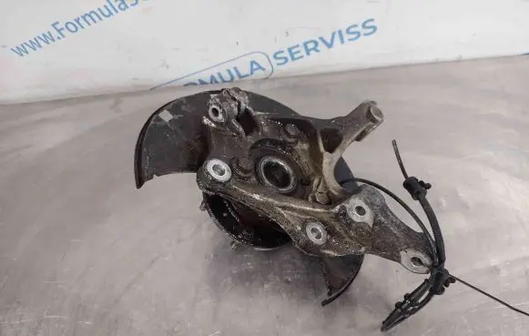 Chevrolet Cruze Front wheel hub spindle knuckle 13319482