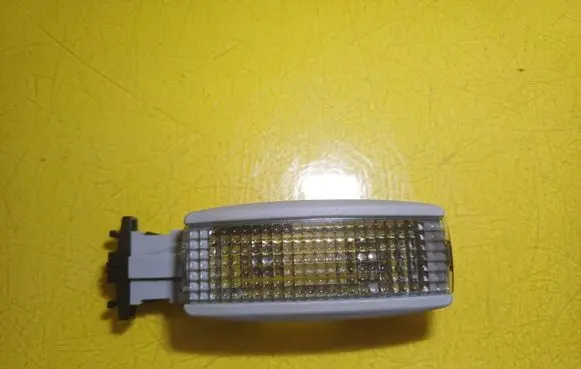 Volkswagen PASSAT B5.5 Other interior light 3B0947113
