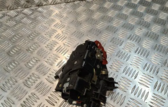 Audi A4 S4 B6 8E 8H Rear door lock 8E0839015C