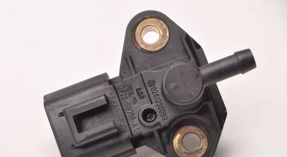 Aston Martin Vantage III Fuel pressure sensor 3F2E-9G756-AD