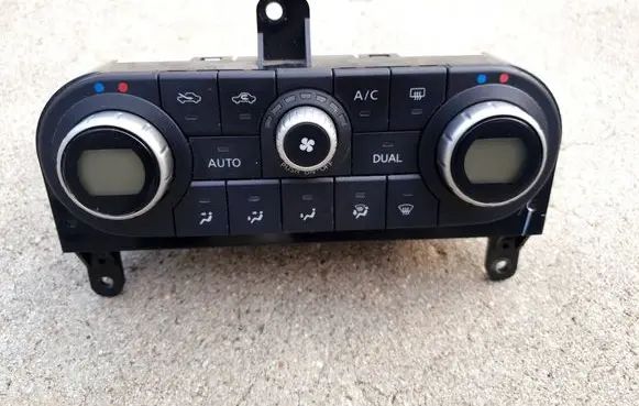 Nissan Qashqai Climate control unit 27500JD40C A02000A7700001