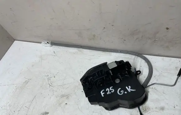 BMW X3 F25 Rear door lock 7318413 T120085
