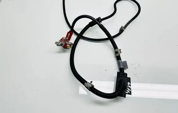 Positive cable (battery)