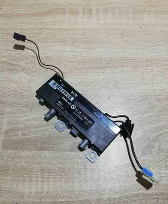 BMW 7 E38 Aerial antenna amplifier 8364084