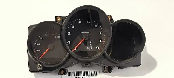 Speedometer (instrument cluster)