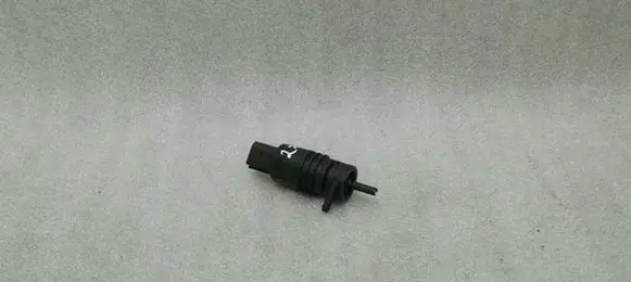 BMW 5 F10 F11 Windscreen/windshield washer pump 6934160