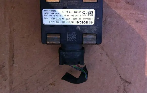 Mercedes-Benz Sprinter W907 W910 Distronic sensor radar 