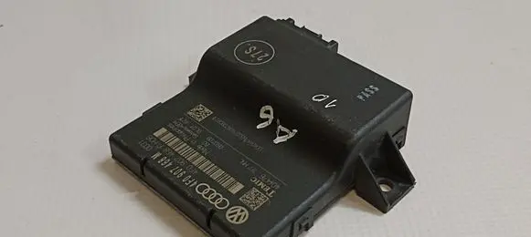 Audi A6 S6 C6 4F Gateway control module 4F0907468M
