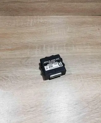 Toyota Avensis T250 Light module LCM 8996005020