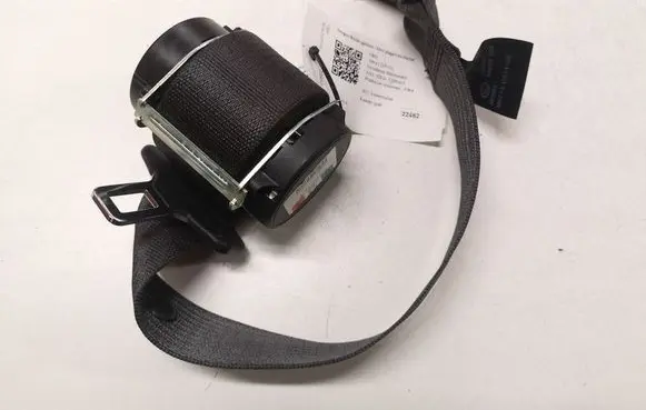 Opel Astra J Rear seatbelt 617472300B