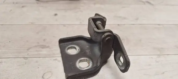Dacia Sandero Front door upper hinge 
