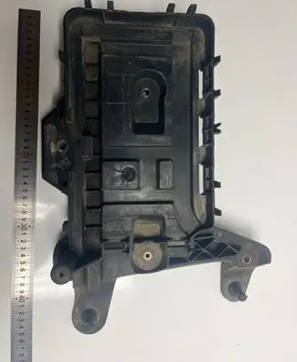 Volkswagen Golf V Battery tray 1KM915333