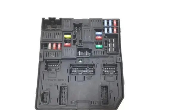 Nissan Qashqai Fuse module 284B74BA0A