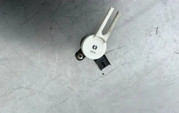 Clutch pedal sensor
