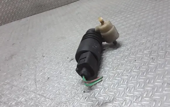 Volkswagen Golf IV Windscreen/windshield washer pump