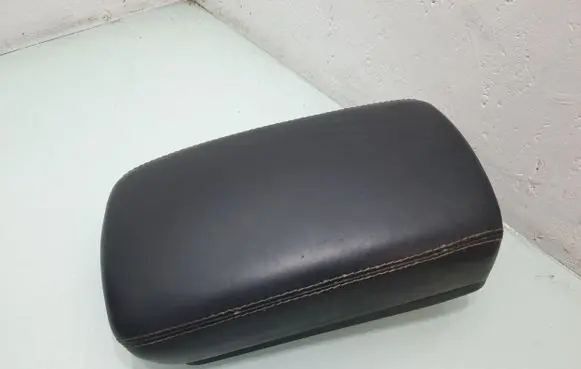 Nissan Qashqai+2 Armrest 9692050A10