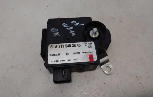 Mercedes-Benz E W211 Charging relay A2115403845 2115403845