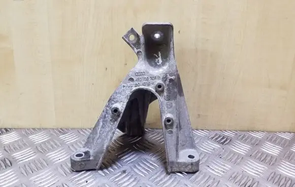 Audi A6 S6 C6 4F Engine mounting bracket 4F0199308P