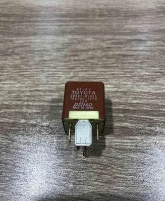 Toyota Avensis Verso Other relay 9098702016 1567001570