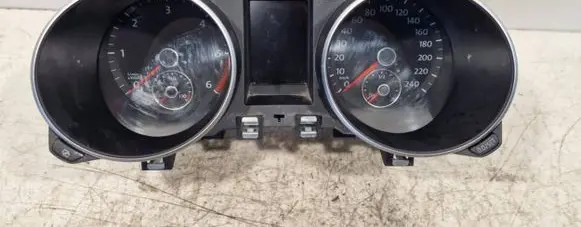 Volkswagen Golf VI Speedometer (instrument cluster) 5K0920871A VDD02418 1048710711