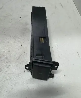 Cup holder front