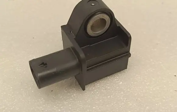 Chrysler Pacifica Airbag deployment crash/impact sensor 68245080AA 53328370