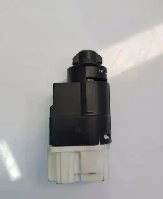 Renault Captur II Brake pedal sensor switch