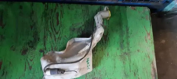 Chrysler Neon II Windshield washer fluid reservoir/tank