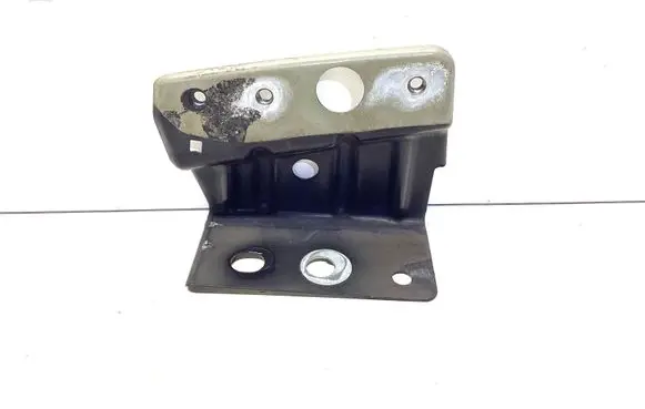 Nissan Qashqai Fender mounting bracket