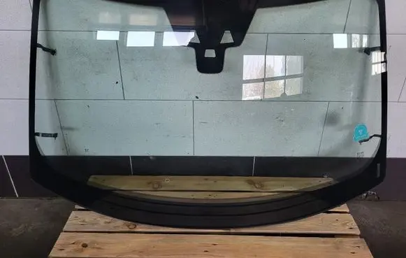 Land Rover Evoque I Front windscreen/windshield window 