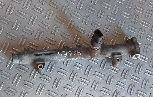 Hyundai Accent Fuel main line pipe 0445213007 0281002405