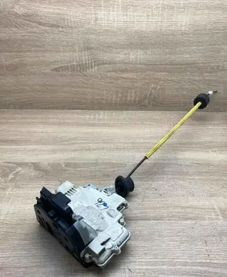 Audi A6 S6 C6 4F Rear door lock 4F0839015A