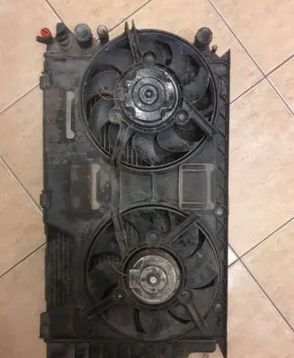 Audi 80 90 S2 B4 Coolant radiator 8a0121251 4A0121225C