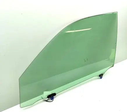 Toyota Land Cruiser (J200) Front door window glass four-door 6810260570