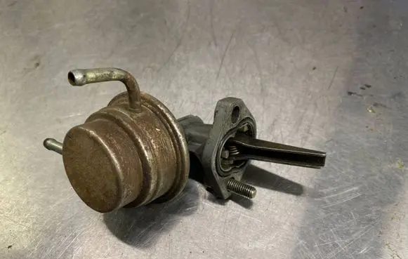Volkswagen Golf II Mechanical fuel pump 056127025B 20802004293